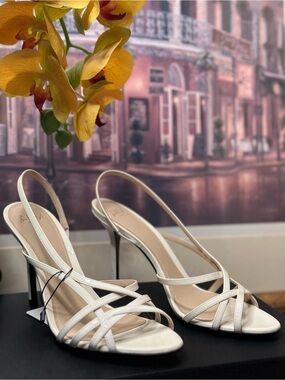 Alevi Milano patent leather strappy heels size 7.5 | NIB